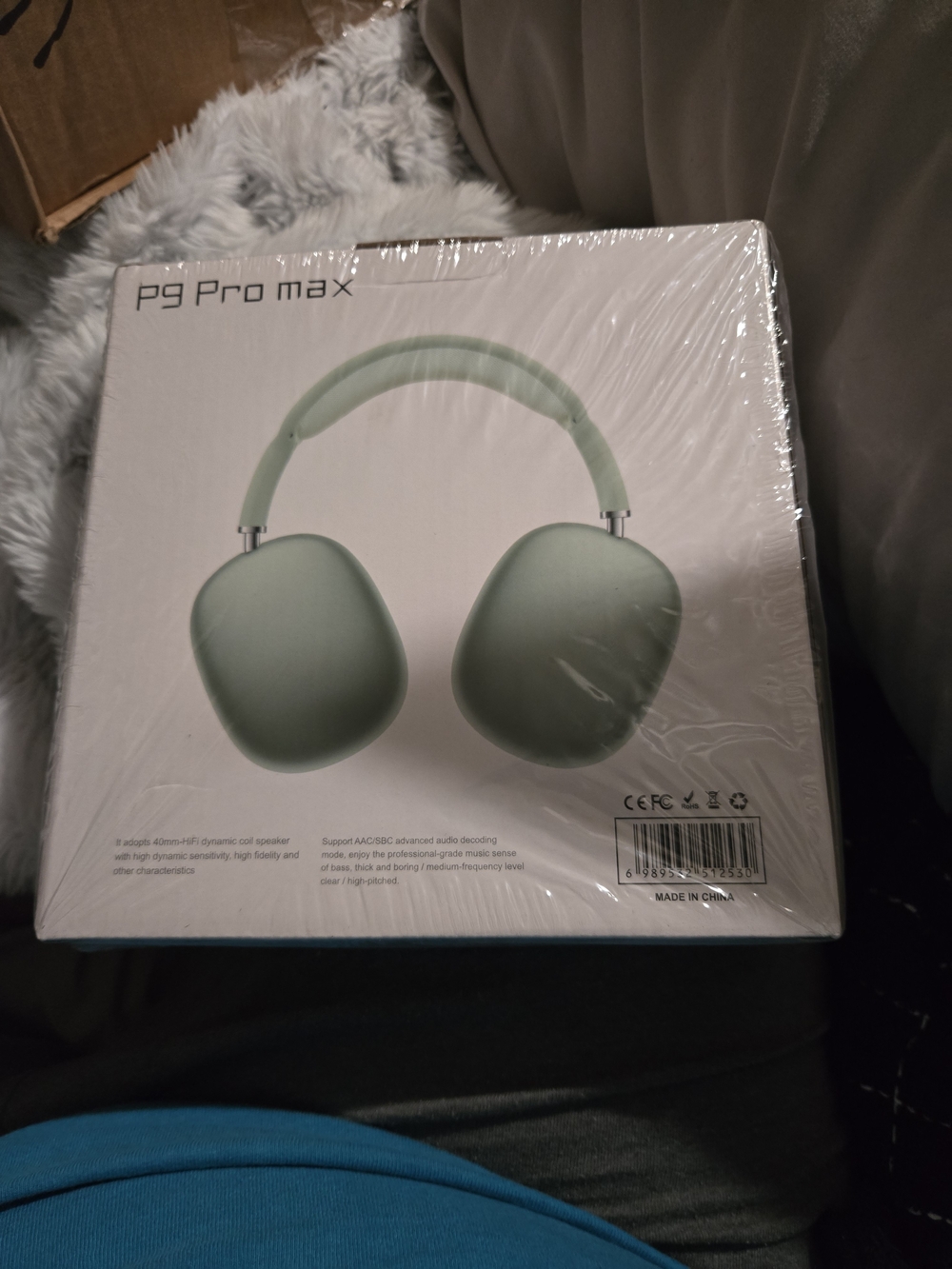 P9 Pro Max Over-Ear Headphones in Sage Green